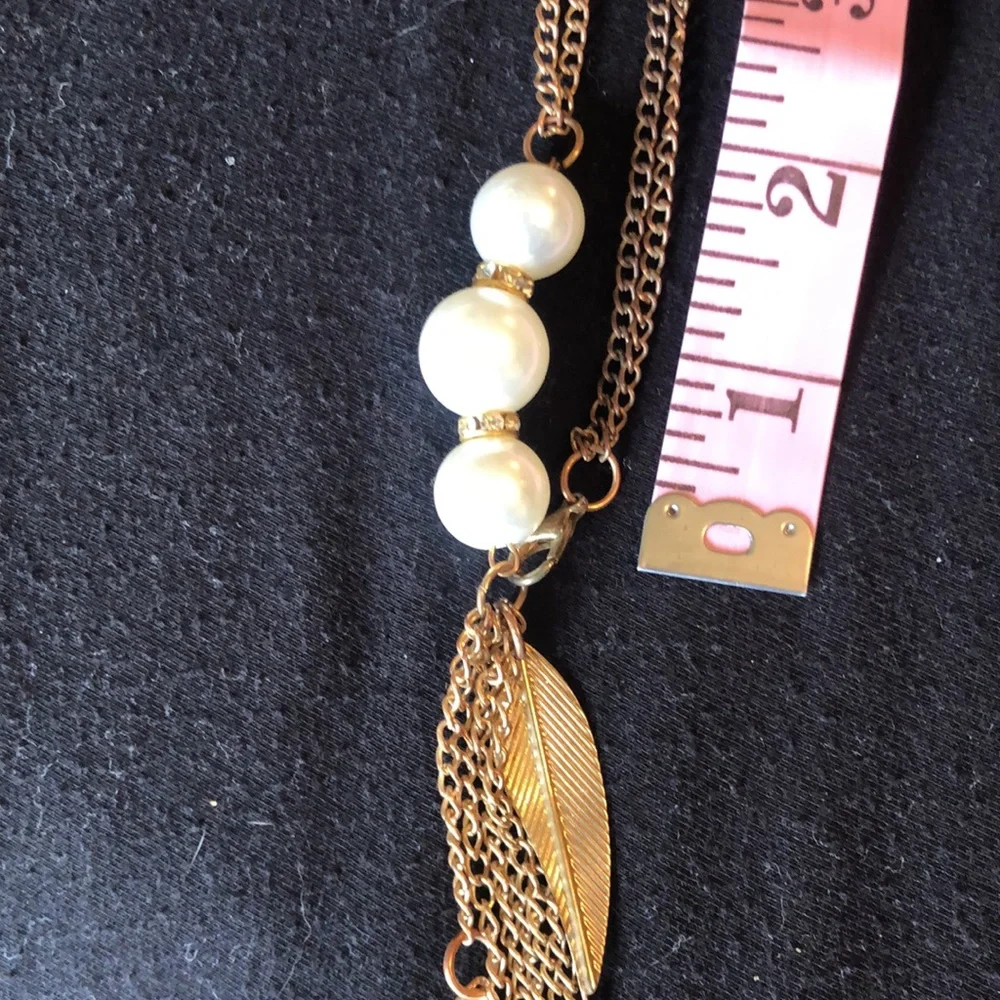 Gold tone‎ chain with pearls